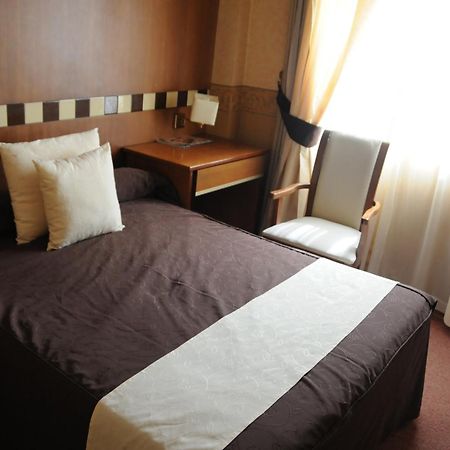 Hotel Las Yucas Atarfe Oda fotoğraf